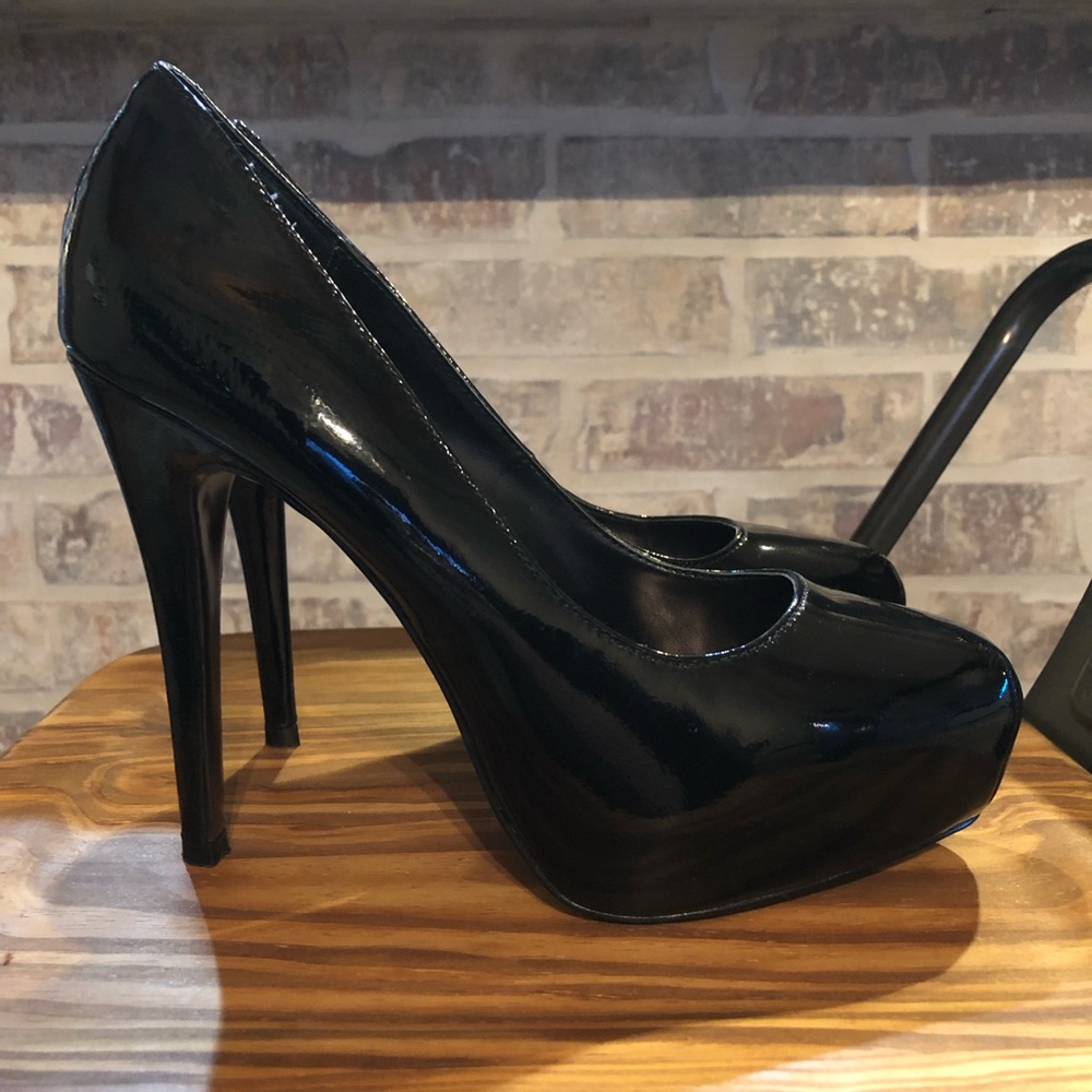 Steve Madden Russhh Black Patent Heels